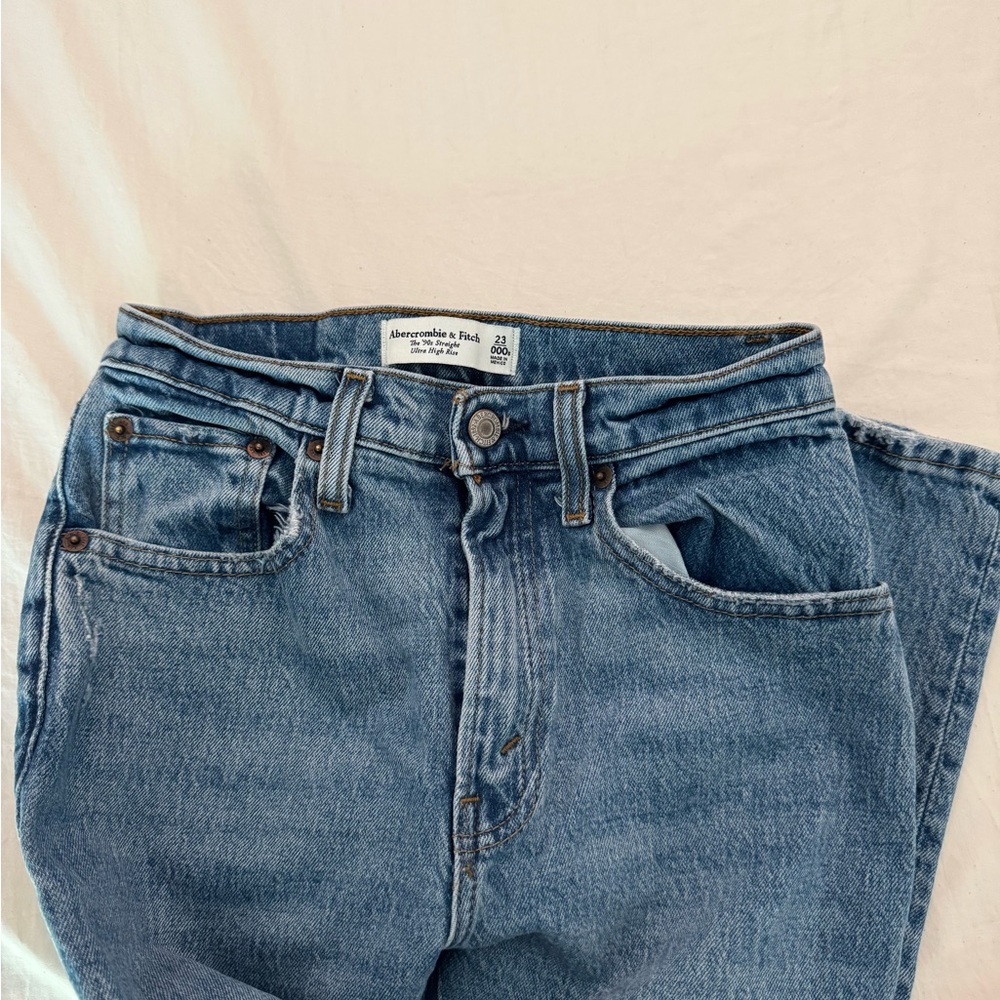 abercrombie & fitch 90’s straight ultra high rise jeans